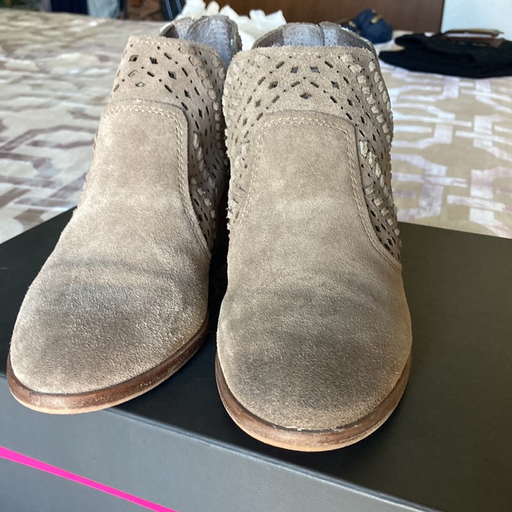 Vince Camuto Prasata Booties-Barely Worn - image 4